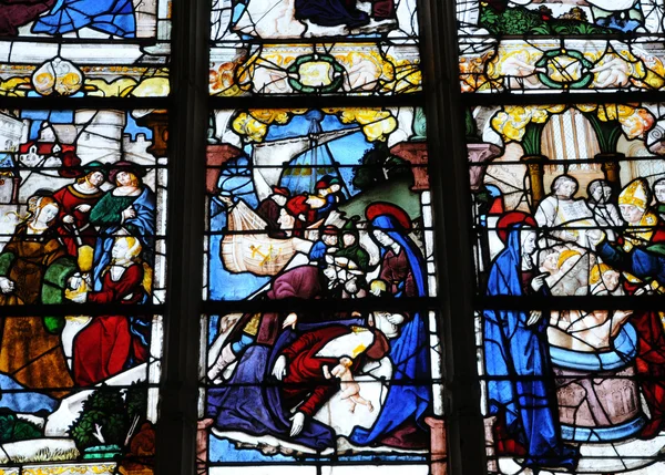 A igreja de Nogent le Roi em Eure et Loir — Fotografia de Stock