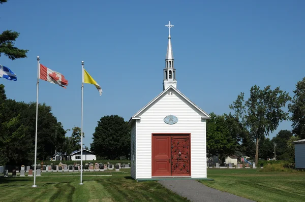 Quebec, the cemetery chapel of Lavaltrie — Stock Photo, Image