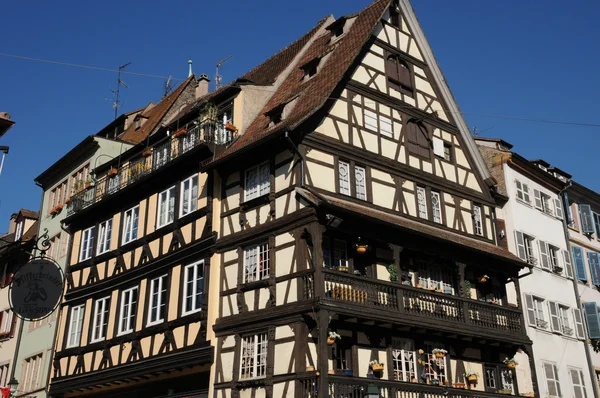 Alsace, gamla och historiska distriktet i strasbourg — Stockfoto