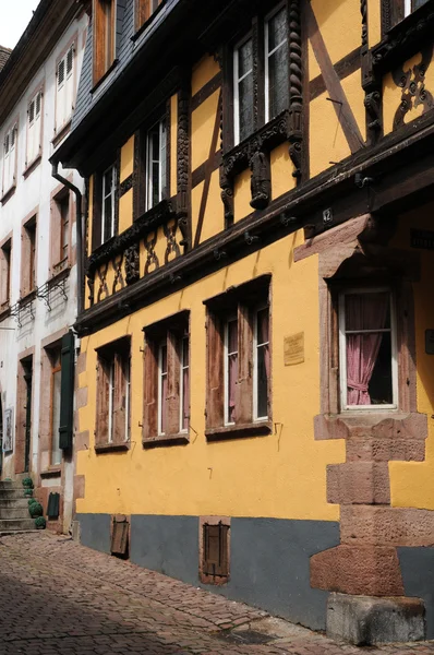 El pequeño pueblo de Riquewihr en Alsacia —  Fotos de Stock