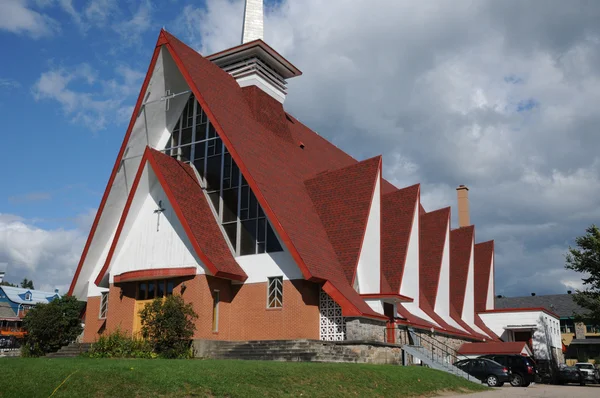 Квебек, церковь Святого Круа в Тадуссаке — стоковое фото