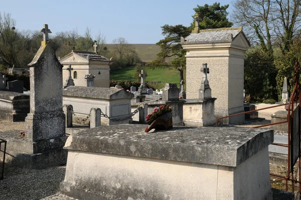 Frankrike, kyrkogården av condecourt i val d oise — Stockfoto