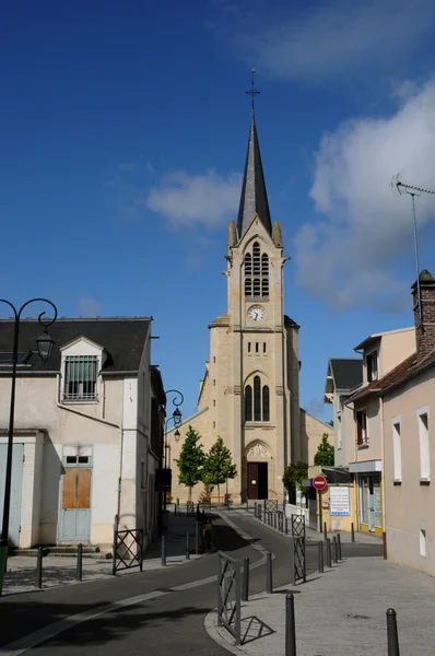 Francia, iglesia San Pedro, San Pablo en Les Mureaux — Foto de Stock