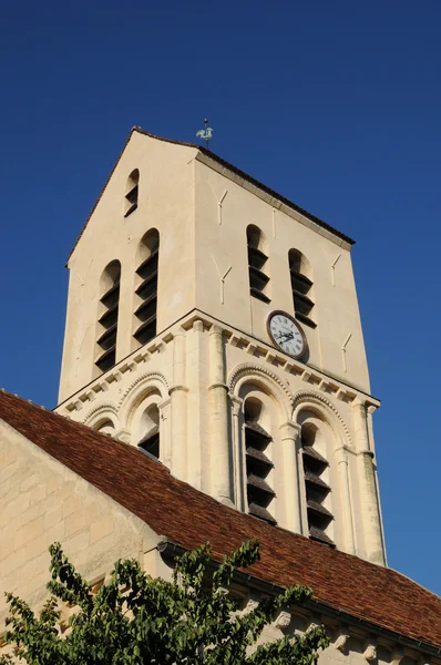 フランスのヴェルヌイユ ・ シュル ・ セーヌの教会 — ストック写真