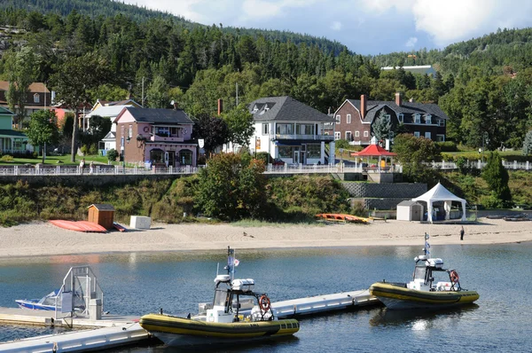 Quebec, boten in de haven van tadoussac — Stockfoto