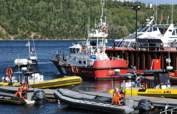 Quebec, boats in the port of Tadoussac — Stock Photo, Image