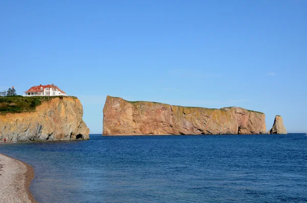 Quebec, segla utmed kusten av perce i gaspesie — Stockfoto