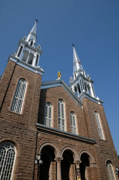 Quebec, de historische kerk van saint felicien — Stockfoto