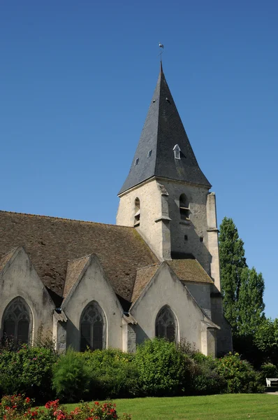 Ивелин, церковь Святого Эньяна в Арнувиль-ле-Манте — стоковое фото