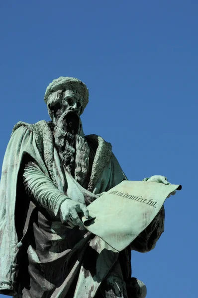 Alsacia, la estatua de Gutenberg en Estrasburgo — Foto de Stock