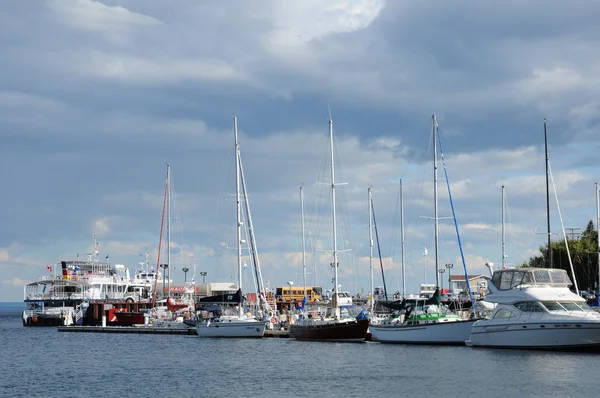 Quebec, boten in de haven van tadoussac — Stockfoto