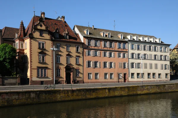 Франция, Эльзас, старый и исторический район Страсбурга — стоковое фото