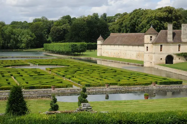 Renaissance castle in the Domaine de Villarceaux — Stock Photo, Image