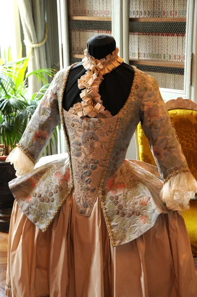 Robe du XVIIIe siècle dans le château de villarceaux — Photo