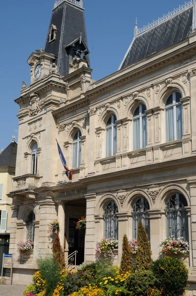 Frankrike, stadshuset av meulan — Stockfoto