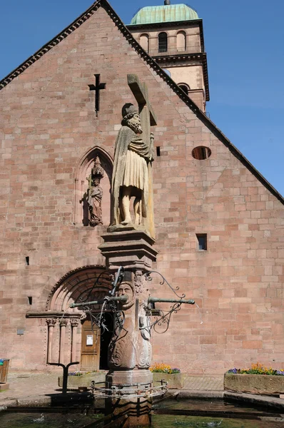 A igreja de Kaysersberg na Alsácia — Fotografia de Stock