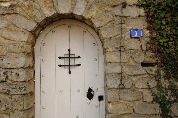 Francia, una vieja puerta en Les Yvelines —  Fotos de Stock