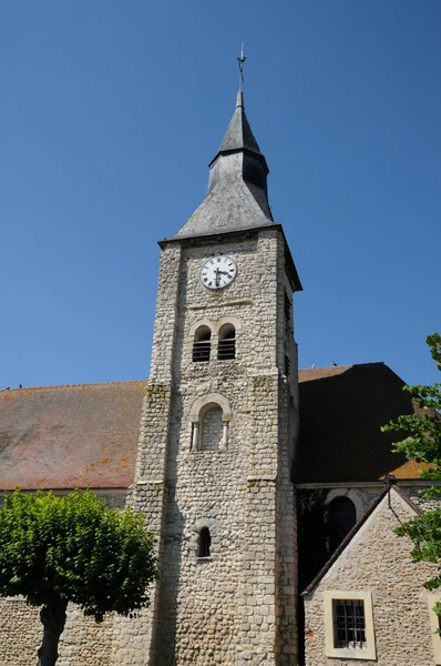 Francia, la iglesia de Bourdonne —  Fotos de Stock