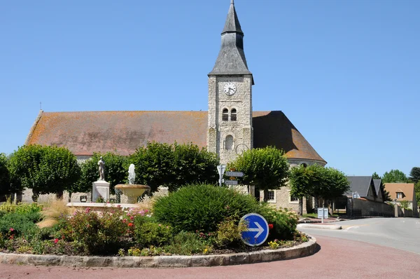 Francia, la iglesia de Bourdonne — Foto de Stock