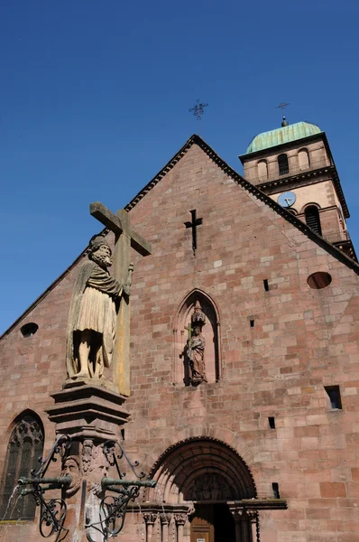 A igreja de Kaysersberg na Alsácia — Fotografia de Stock