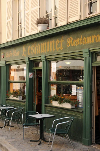 Gevel van een restaurant in chartres — Stockfoto