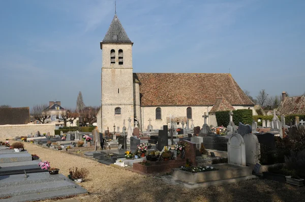 Francia, iglesia Saint-Eloi en Les Menuls — Foto de Stock