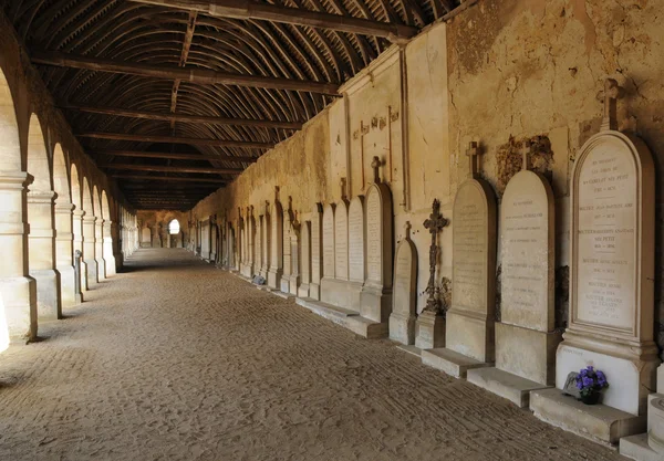 El cementerio de Montfort l Amaury — Foto de Stock