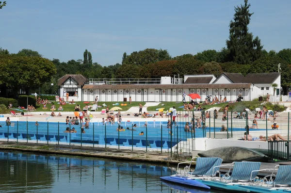 Val d Oise, piscine de L Isle Adam — Photo