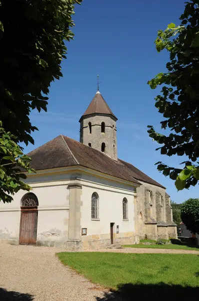 Francie, klasické církev condecourt ve val d oise — Stock fotografie