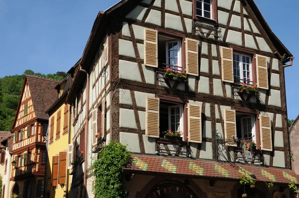 Le village de Kaysersberg en Alsace — Photo