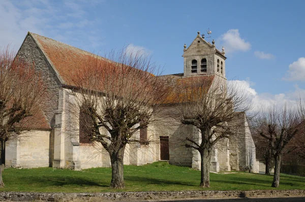 Frankrijk, de oude kerk van wy dit joli village — Stockfoto