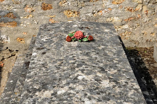 Ile de France, o cemitério de Wy dit Joli Village em Val d Oise — Fotografia de Stock