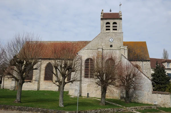 Frankrijk, de oude kerk van wy dit joli village — Stockfoto