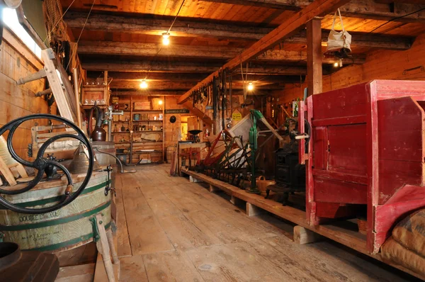 General store Robin, Jones and Whitman in l Anse a Beaufils — Stock Photo, Image