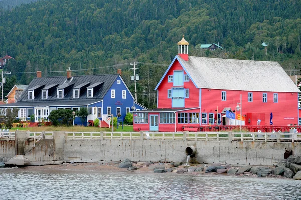 Quebec, das kleine dorf perce in gaspesie — Stockfoto