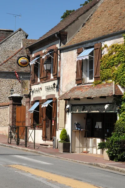 イル ・ ド ・ フランス、レ イヴリーヌ県 bourdonne 村 — ストック写真