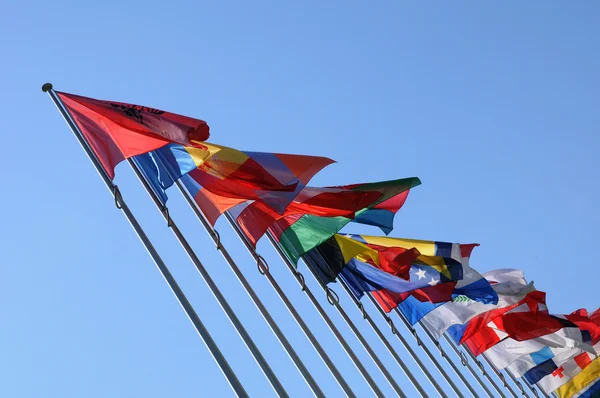 Les drapeaux du Parlement européen de Strasbourg — Photo