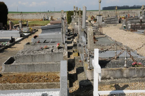 Ile de France, the cemetery of Wy dit Joli Village in Val d Oise — Stock Photo, Image