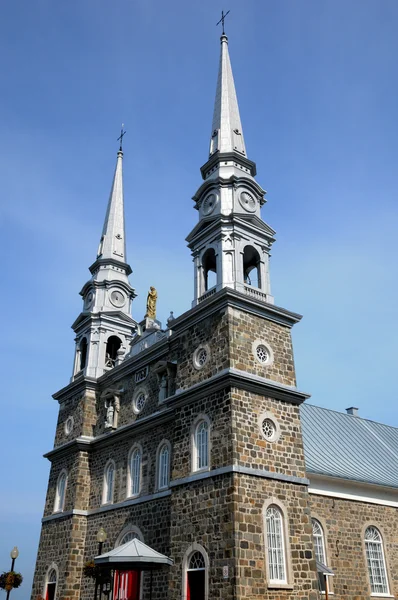 Quebec, la iglesia histórica de l islet sur mer — Foto de Stock