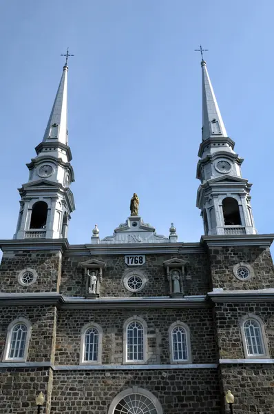 魁北克，l 胰岛 sur mer 的历史教会 — 图库照片