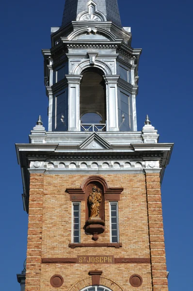 Quebec, den historiska kyrkan av tracadieche carleton — Stockfoto