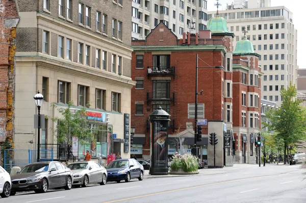 Quebec, sherbrooke ouest straat in montreal — Stockfoto