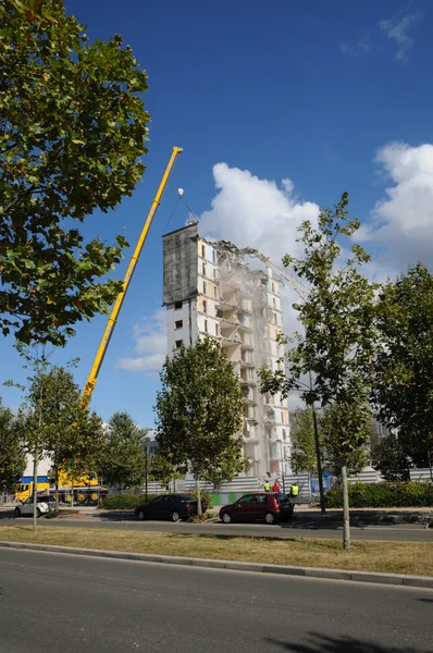 Demolição de uma torre antiga em Les mureaux — Fotografia de Stock