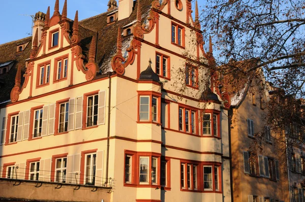 Бас-Рейн, старое здание в Страсбурге — стоковое фото