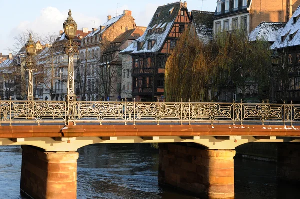 Bas rhin, sainte madeleine brug in Straatsburg — Stockfoto