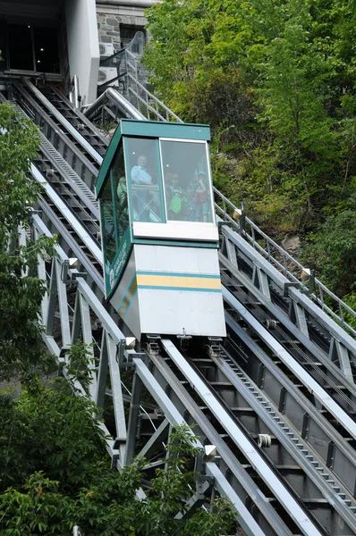 Quebec, el teleférico en el distrito Petit Chamblain —  Fotos de Stock