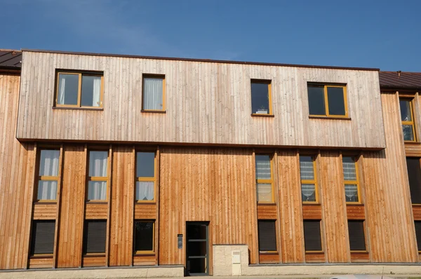 Un edificio de madera en Magny en Vexin en Val d Oise — Foto de Stock