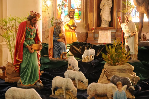 Kerststal in triel sur seine kerk — Stockfoto