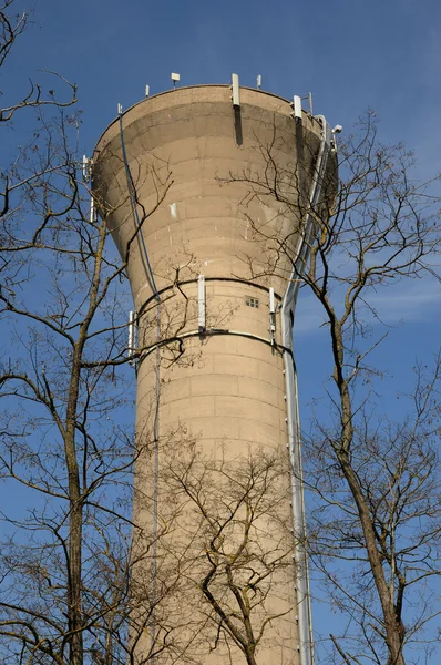 França, torre de água de Aubergenville — Fotografia de Stock