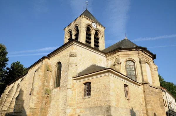 França, a igreja de Oinville sur Montcient — Fotografia de Stock